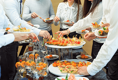 大人数で貸し切りビュッフェ